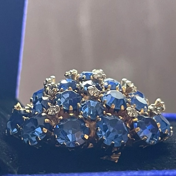 Made in Austria Blue Rhinestone Brooch Pin Gold Tone Dome Costume Jewelry - Picture 5 of 14